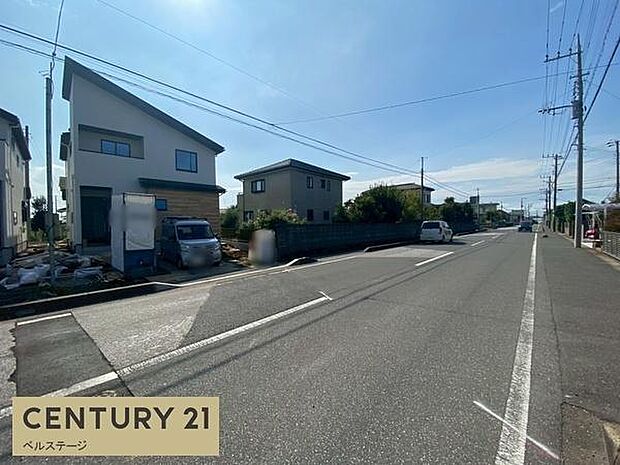 見通しの良い道路で、車の運転も安心です！