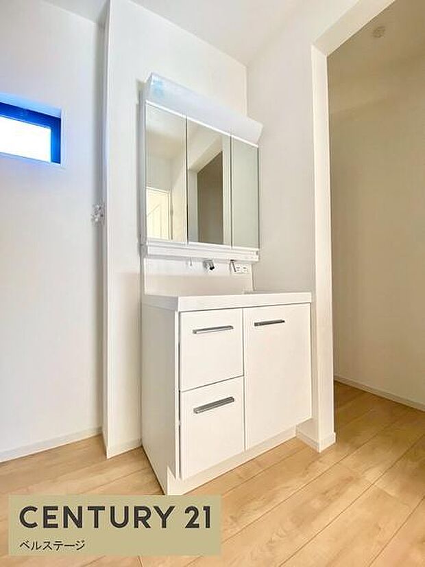 明るく清潔感のある洗面所!