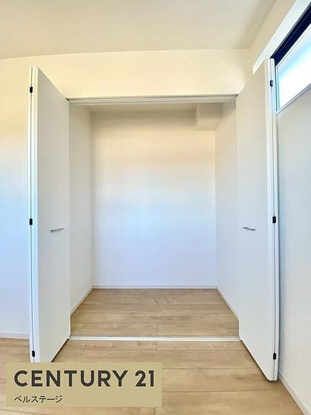 大容量収納で室内スッキリ!効率よく整理!