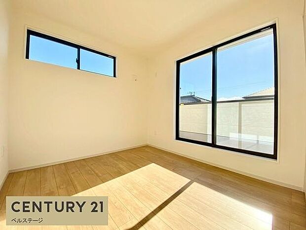 バルコニーからの出入りも楽々です!