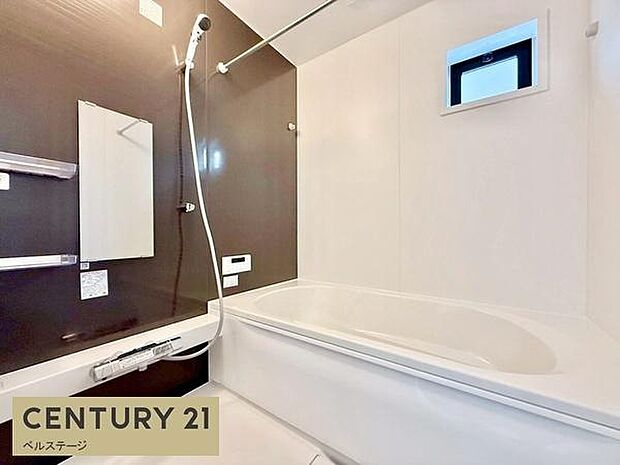 ゆったりバスルームで1日の疲れも癒せます