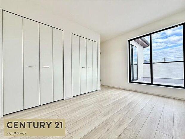 バルコニーからの出入りも楽々です!