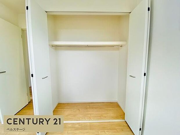 同仕様 洋服がたくさん入りますね!