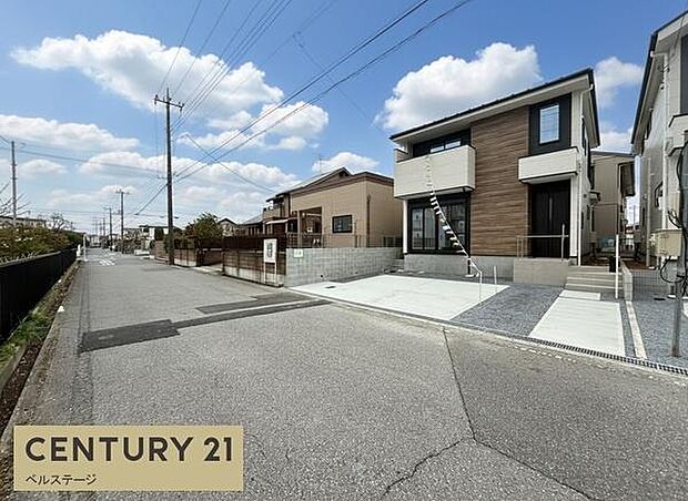 ゆとりの前面道路で出入りもスムーズです!