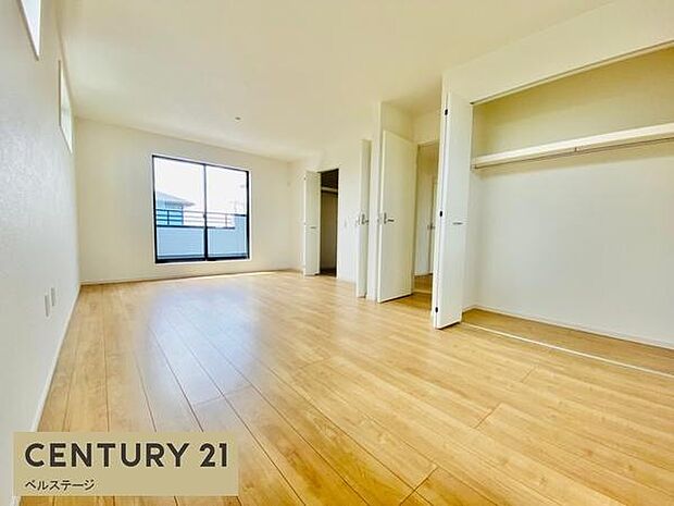 同仕様　窓からの陽射しと風が快適！