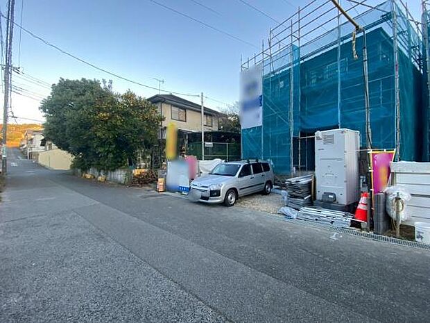 見通しの良い道路で、車の運転も安心です！