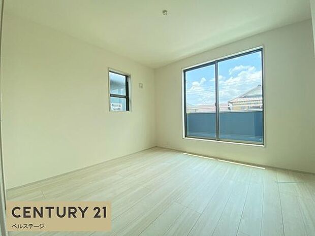 同仕様バルコニーからの出入りも楽々です!