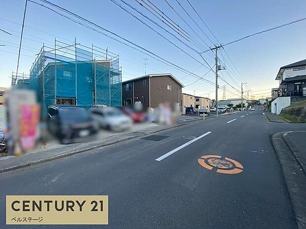 見通しの良い道路で、車の運転も安心です!