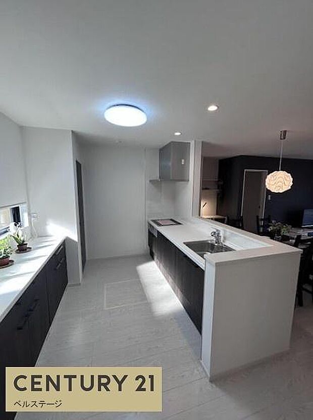 おしゃれなキッチンで気分が上がります!!