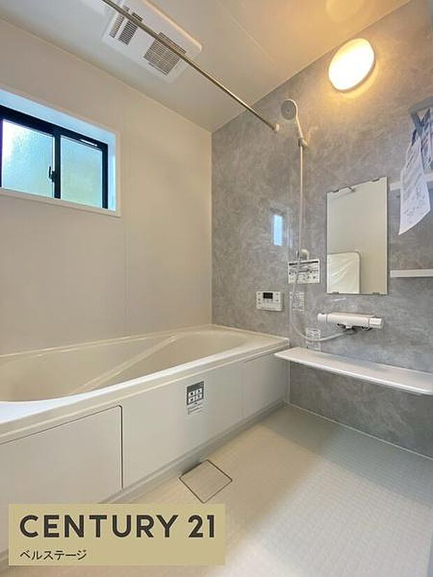 ゆったりバスルームで1日の疲れも癒せます