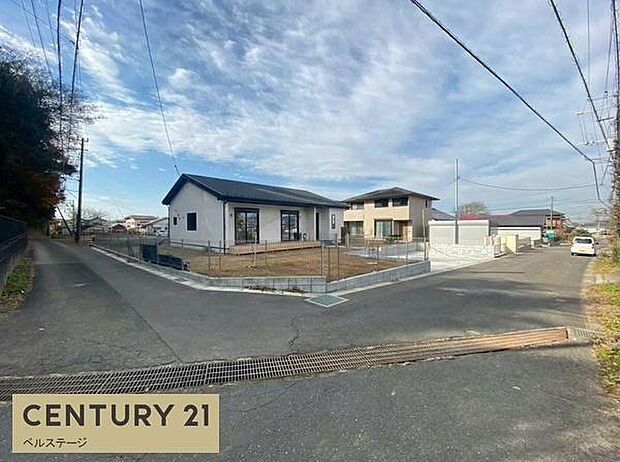 見通しの良い道路で、車の運転も安心です！