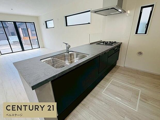 同仕様　料理しながら全体を見渡せます！