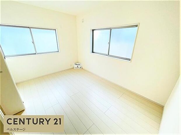 同仕様 窓からしっかり光が入りポカポカ!