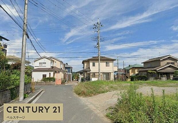 見通しの良い道路で、車の運転も安心です!