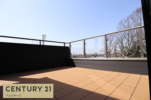 同仕様 豪華なスカイバルコニーです!