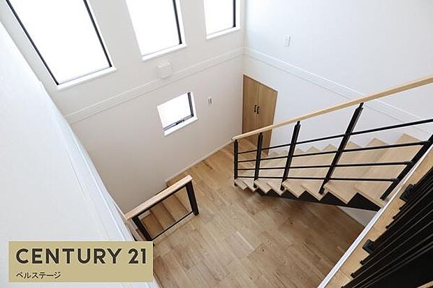 同仕様 手すり付きでお子様や将来も安心!