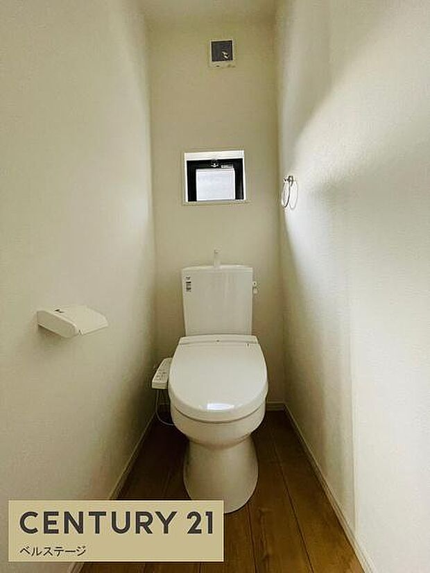 同仕様 シンプルで落ち着きのあるトイレ!