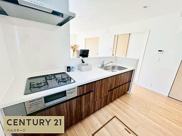 収納スペース豊富のキッチンです!