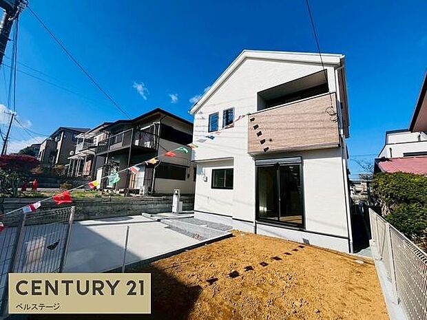 見通しの良い道路で、車の運転も安心です!