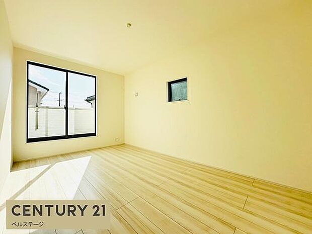 同仕様バルコニーからの出入りも楽々です!