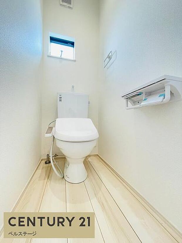 同仕様 シンプルで落ち着きのあるトイレ!