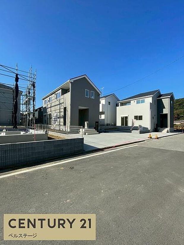 見通しの良い道路で、車の運転も安心です!