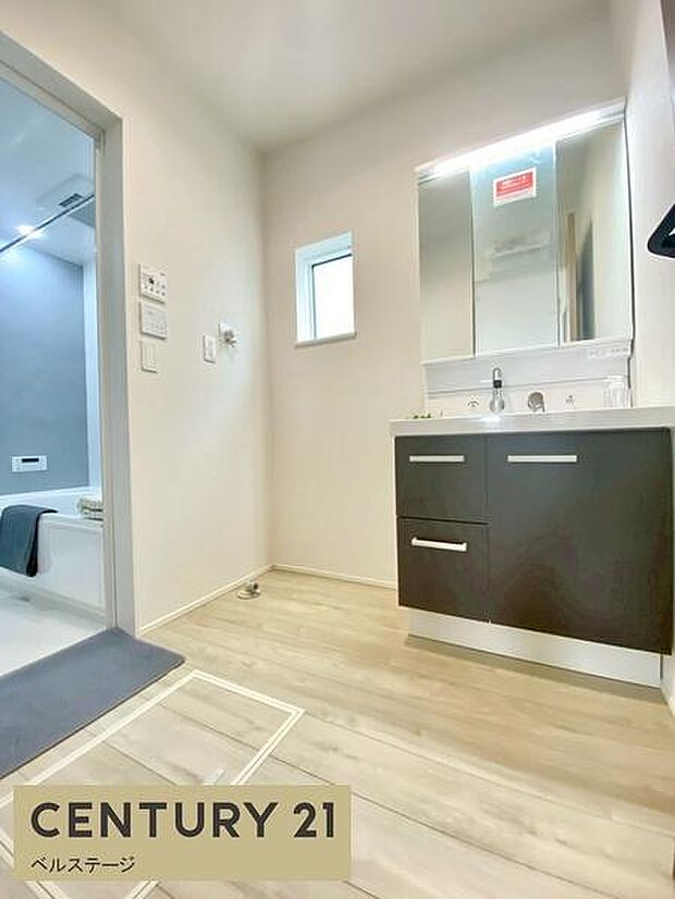 使いやすく清潔感を兼ね揃えた洗面空間