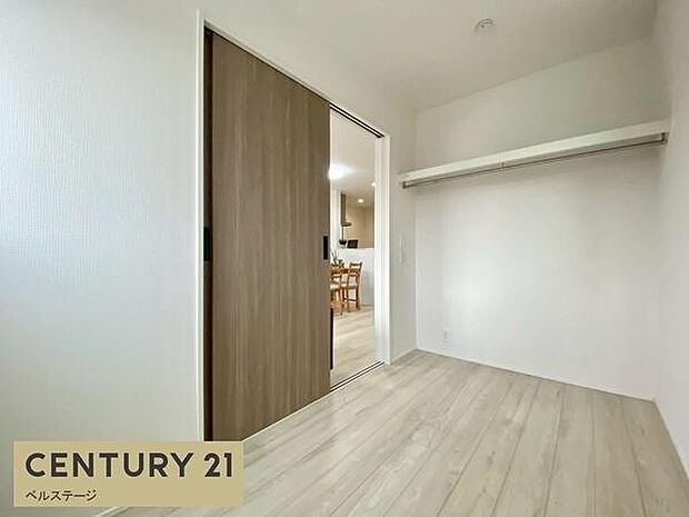 大容量収納で室内スッキリ!効率よく整理!