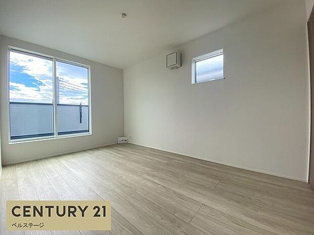 同仕様バルコニーからの出入りも楽々です!