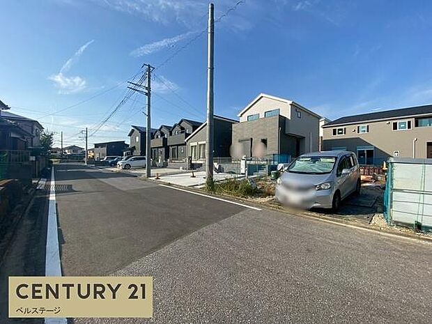 見通しの良い道路で、車の運転も安心です!