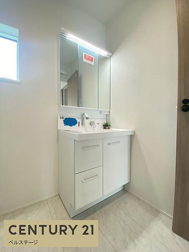 同仕様 広々した清潔感のある洗面所!