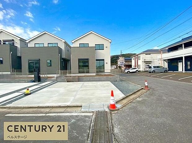 見通しの良い道路で、車の運転も安心です!