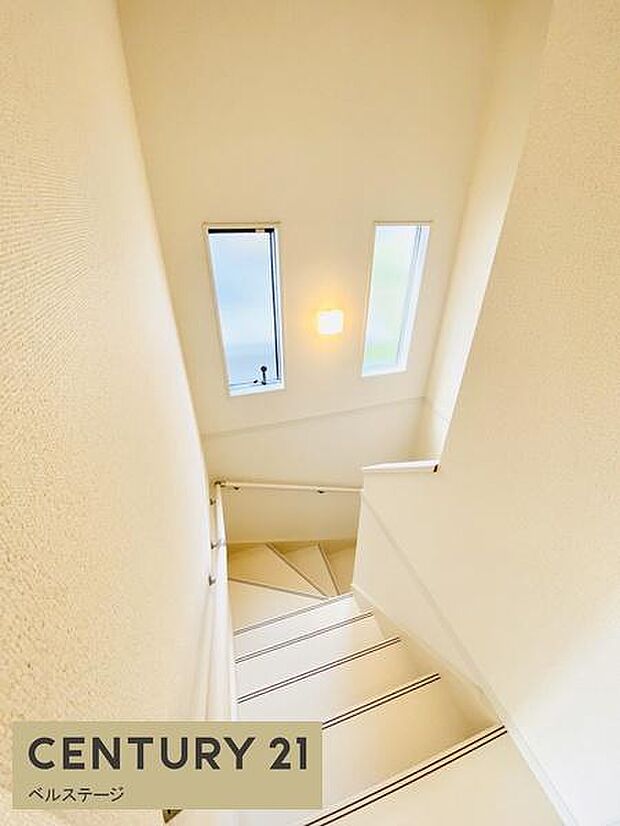 同仕様　手すり付きでお子様や将来も安心！