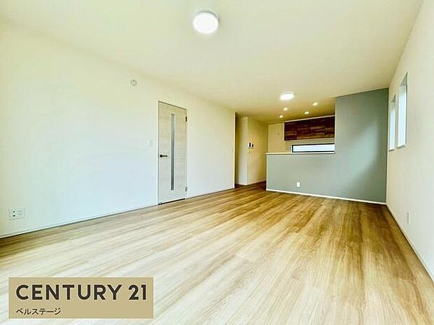 心地よい風が通り抜けるリビング!