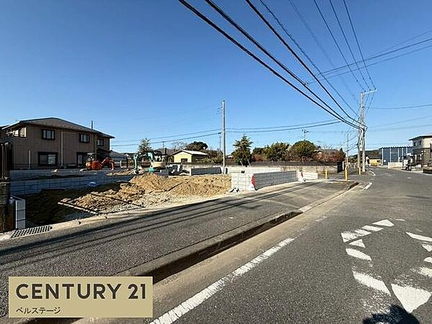 見通しの良い道路で、車の運転も安心です！