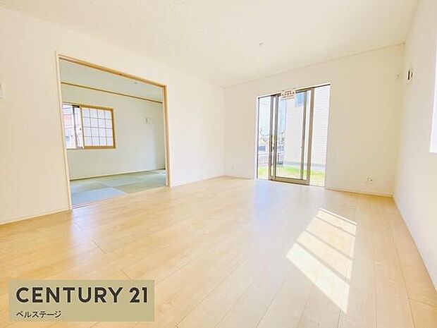 同仕様　心地よい風が通り抜けるリビング！