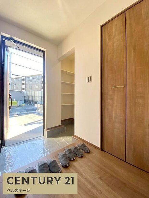 シューズクロークで玄関すっきり！