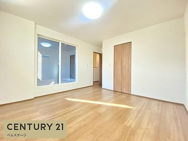 バルコニーからの出入りも楽々です！