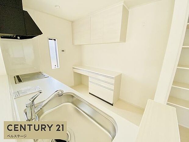 同仕様　お洒落なカウンターキッチン