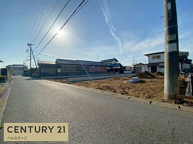 見通しの良い道路で、車の運転も安心です！