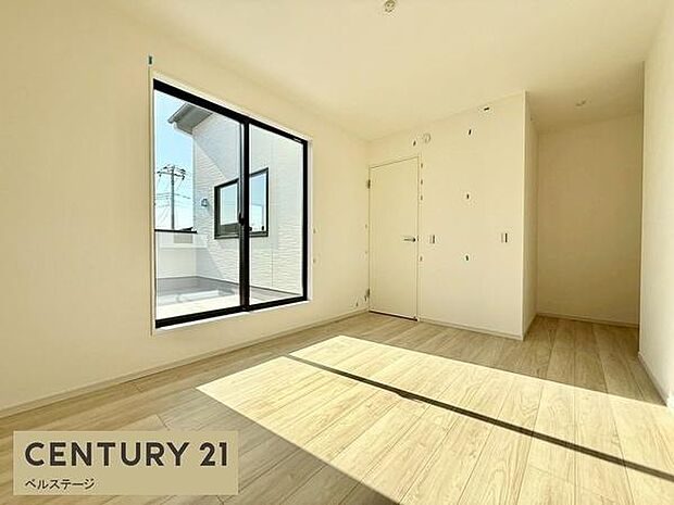 同仕様バルコニーからの出入りも楽々です！