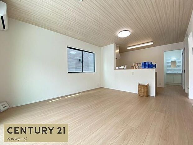 ゆったりくつろげる広々リビング！