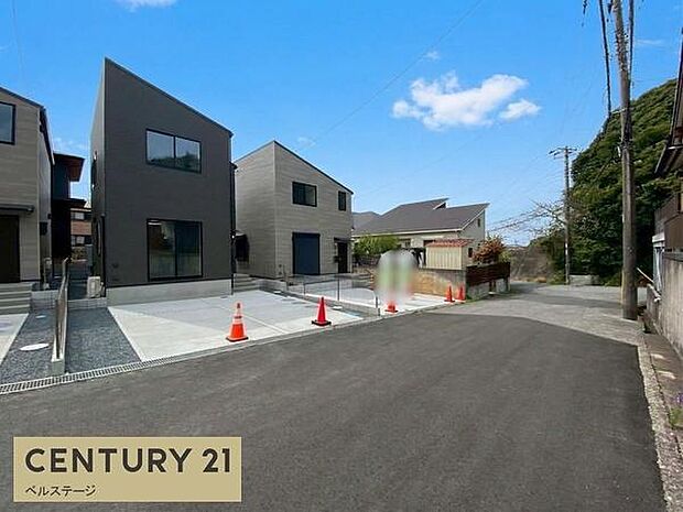 見通しの良い道路で、車の運転も安心です!