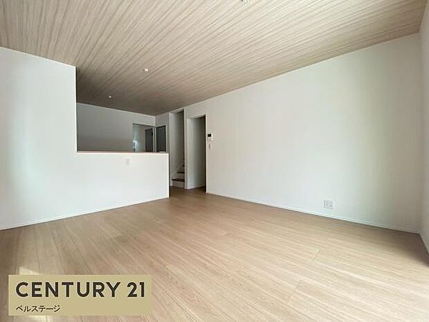 ゆったりくつろげる広々リビング!