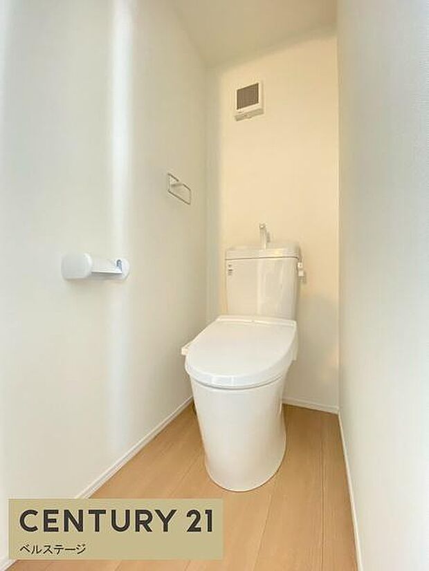 シンプルで落ち着きのあるトイレ!