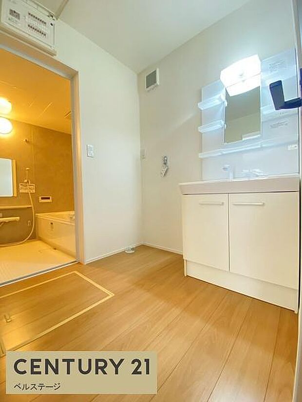 使いやすく清潔感を兼ね揃えた洗面空間