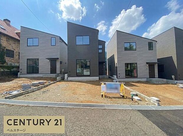 子育て世帯にも嬉しい見通し良好の前面道路