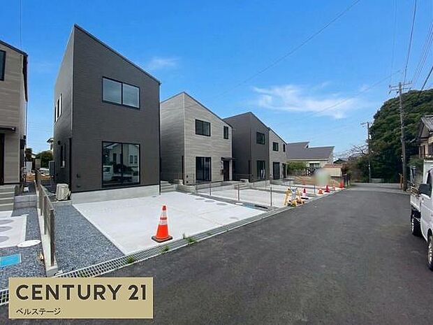 見通しの良い道路で、車の運転も安心です!