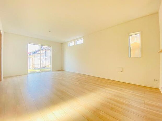 同仕様 心地よい風が通り抜けるリビング!