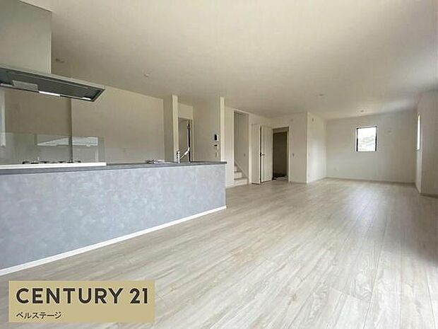 ゆったりくつろげる広々リビング！